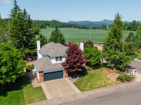 1385 NW Countryside Ct, Mcminnville, OR 97128