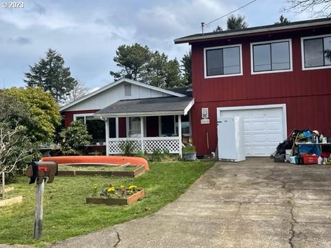 1010 NE Fogarty St, Newport, OR 97365