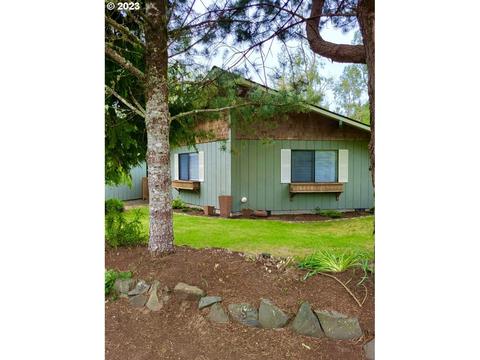 90250 Shoreline Dr, Warrenton, OR 97146