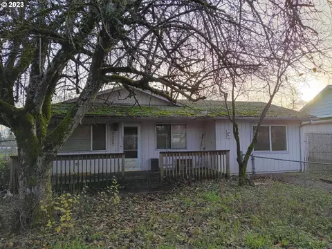7420 SE Luther Rd, Portland, OR 97206