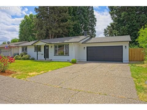 1858 NE Lilac St, Hillsboro, OR 97124