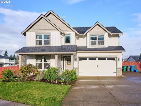 1021 Emmett Loop, Silverton, OR 97381