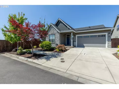 1208 Woodfield Dr, Eugene, OR 97401