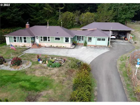 89123 Highway 42s, Bandon, OR 97411