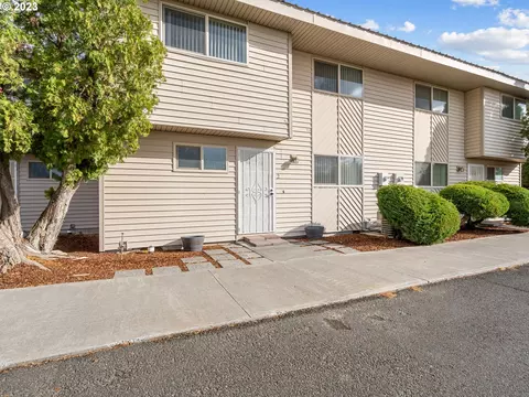 316 Klickitat St #3, Umatilla, OR 97882