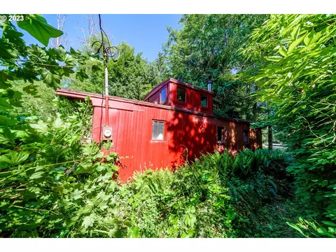 82399 Maple Rd, Seaside, OR 97138