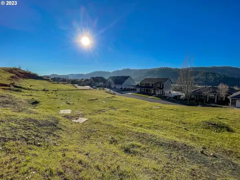 797 N View Dr, Winchester, OR 97495