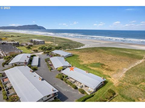 106 10th St #404, Gearhart, OR 97138