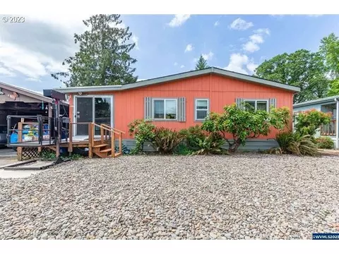 2796 S Main Rd #31, Lebanon, OR 97355