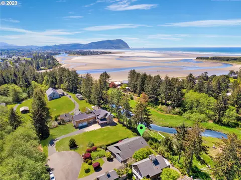822 Woodland Ct, Gearhart, OR 97138