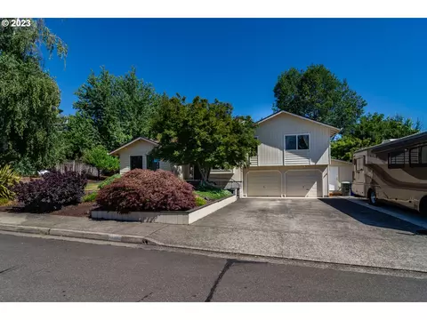2440 Loma Vista Dr, Roseburg, OR 97471