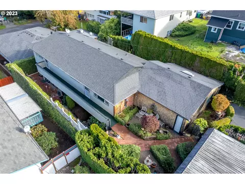 9023 NE Irving St, Portland, OR 97220