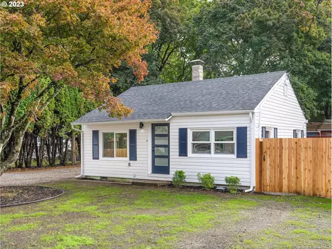 16952 SE Main St, Portland, OR 97233