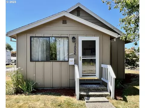 1002 Nestucca Ave, Tillamook, OR 97141