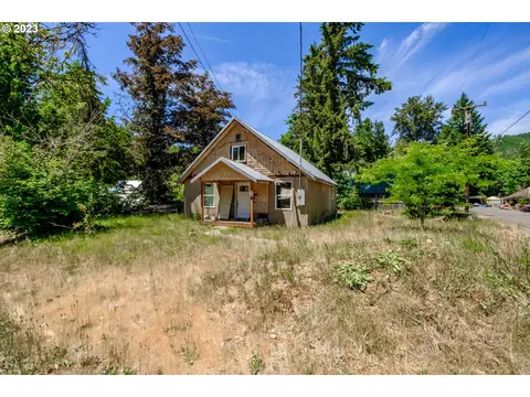 215 Main St, Idanha, OR 97350