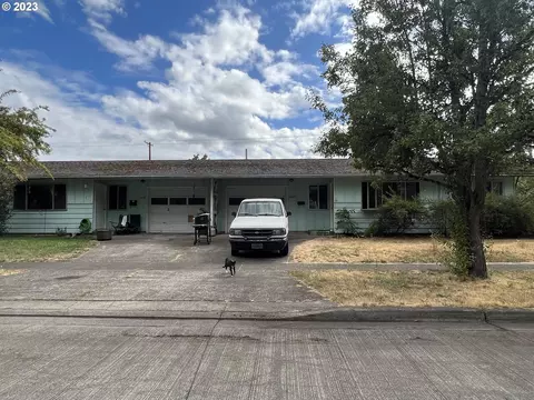 1009 B St, Springfield, OR 97477
