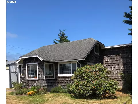 100 S 6th St, Lakeside, OR 97449 photo 1