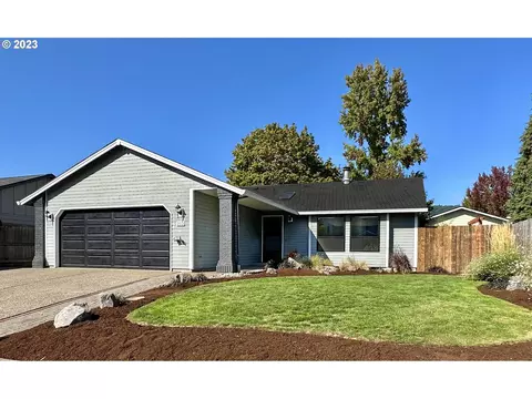 213 E Sunset Dr, Newberg, OR 97132