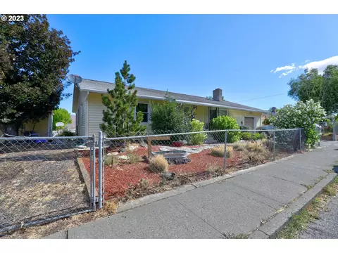 1525 E 10th St, The Dalles, OR 97058
