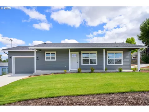 282 7th St, Lafayette, OR 97127
