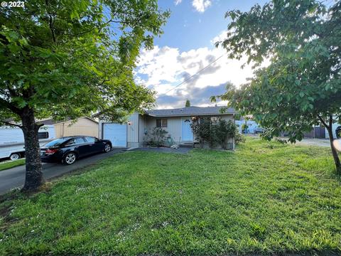 230 NW Plum Ave, Winston, OR 97496