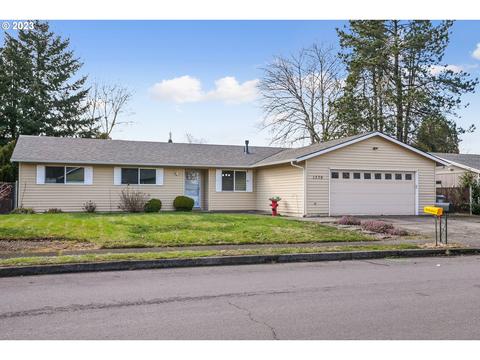 1379 NE Centurion Dr, Gresham, OR 97030 photo 1