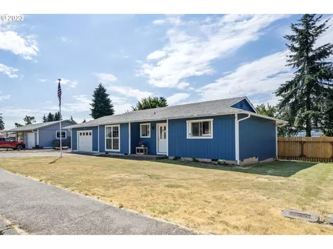 631 NE 5th St, Willamina, OR 97396