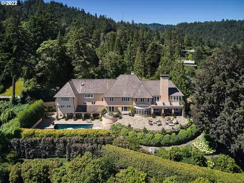 3001 NW Luray Cir, Portland, OR 97210