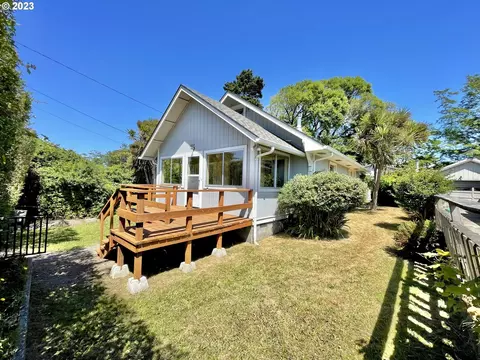 1887 Madrona St, North Bend, OR 97459