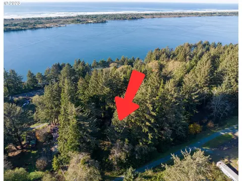 Hall St, Rockaway Beach, OR 97136