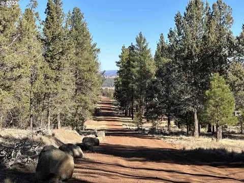 fishhole creek rd, Bly, OR 97622