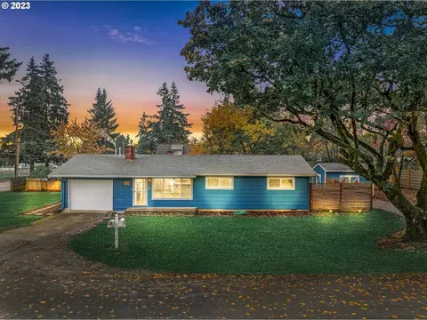 8734 SE Jefferson St, Clackamas, OR 97015