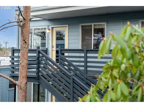 1300 NE 68th Ave #17, Portland, OR 97213