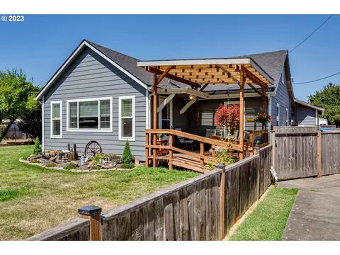 1140 W 6th Ave, Junction City, OR 97448