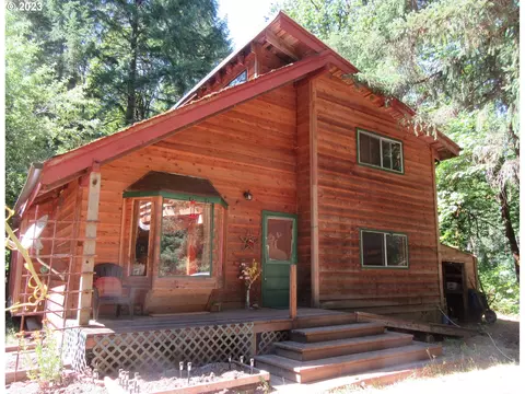 25374 Siuslaw River Rd, Lorane, OR 97451