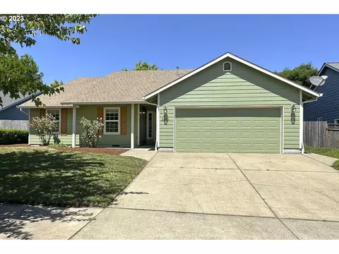 2305 SW Kauer Dr, Mcminnville, OR 97128