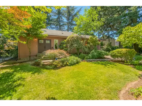 9002 SE Tenino St, Portland, OR 97266
