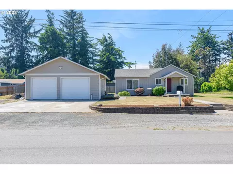 3004 A St, North Bend, OR 97459