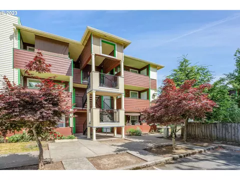 9251 SE Clinton St #306, Portland, OR 97266