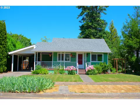 1428 Ash Ave, Cottage Grove, OR 97424