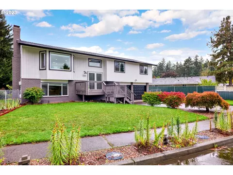 2260 SW 8th Dr, Gresham, OR 97080