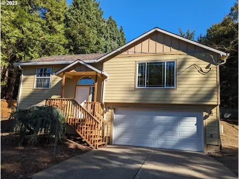 12126 SW 64th Ave, Portland, OR 97219