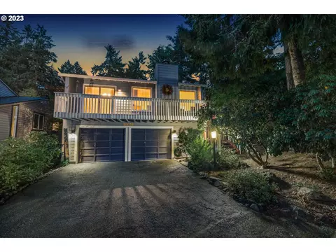 10038 SW Quail Post Rd, Portland, OR 97219