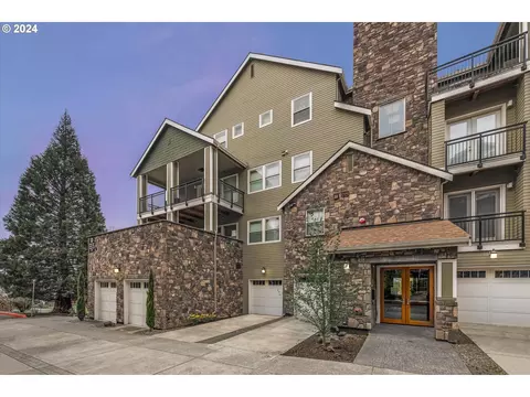 11531 SE Hawk Ledge Ln #D1, Happy Valley, OR 97086