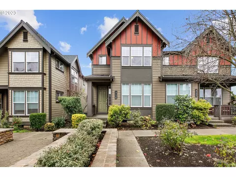 7176 NE Cherry Dr, Hillsboro, OR 97124