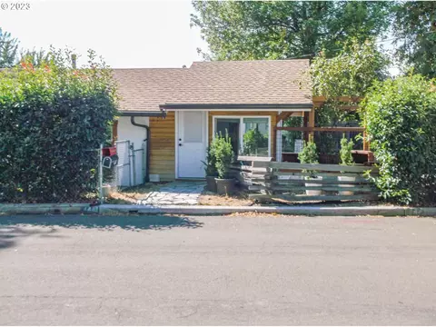 444 NE Atlanta St, Roseburg, OR 97470