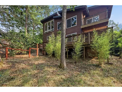 Exterior - 3067 Whitbeck Blvd, Eugene, OR 97405 photo 10 of 12