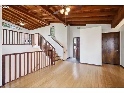 Living - 3067 Whitbeck Blvd, Eugene, OR 97405 photo 1 of 7