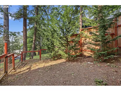Exterior - 3067 Whitbeck Blvd, Eugene, OR 97405 photo 7 of 12