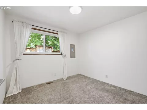 Bedroom - 3067 Whitbeck Blvd, Eugene, OR 97405 photo 1 of 7